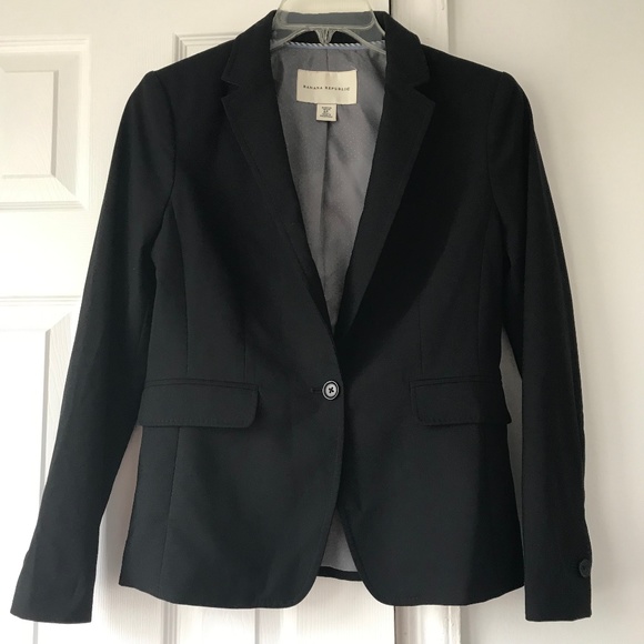Banana Republic Jackets & Blazers - Banana Republic Black Blazer